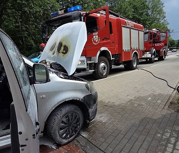 Pożar Volkswagena. Pomogli pracownicy i ochroniarz