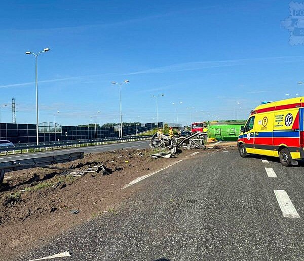 Poważne utrudnienia na autostradzie A4 w Gliwicach po wywróceniu się ciężarówki