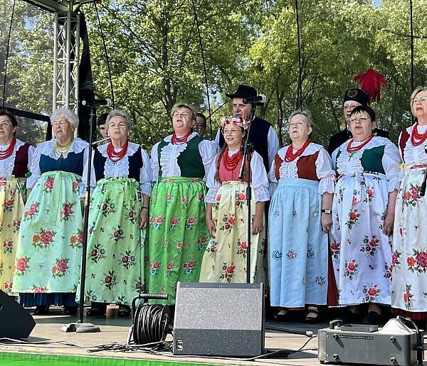 Ta Brynica piykno wieś! Muzyka, śląskie stroje i placki z zilberbronzą