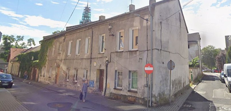 Tarnowskie Góry. Urząd chce sprzedać kamienicę, która grozi zawaleniem
