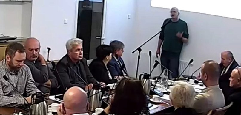 Wybudowali domy na kredyt, ale nie mają dostępu do wody. Nie mogą się wprowadzić