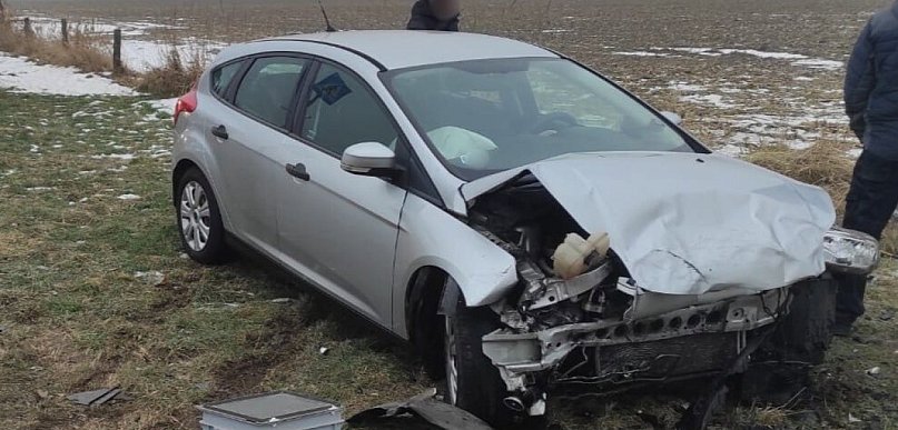 Na skrzyżowaniu zderzyły się dwa fordy