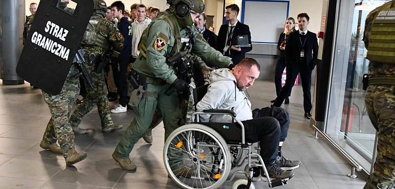 Akcja na lotnisku w Pyrzowicach, awantura i…