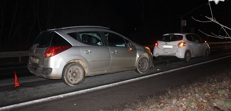 Wypadek na obwodnicy. Dwie osoby w szpitalu [FOTO]