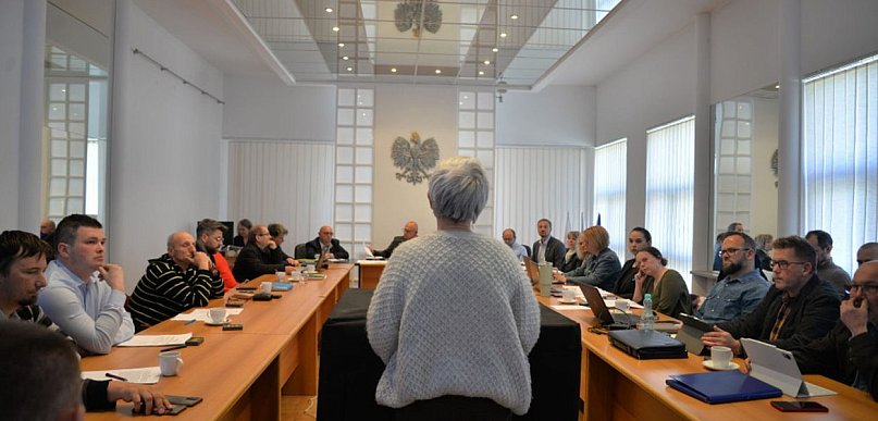 Likwidacja szkoły. Kurator oświaty i wojewoda mówią o naruszeniu prawa