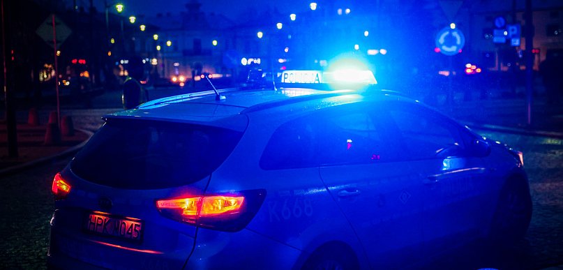 Piekary Śląskie. Zauważyli go na ulicy, a chwilę później wyciągali ze śmietnika