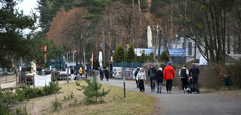 Zalew Nakło-Chechło. Słoneczna pogoda i już są inkasenci