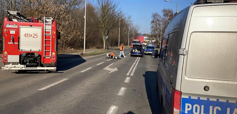 Zderzenie dwóch samochodów i motocykla na ul. Objazdowej