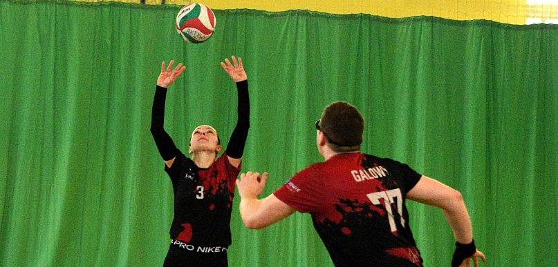 Sport i pomaganie w jednym: trwa Wiosenny Turniej Siatkówki w Nakle Śląskim