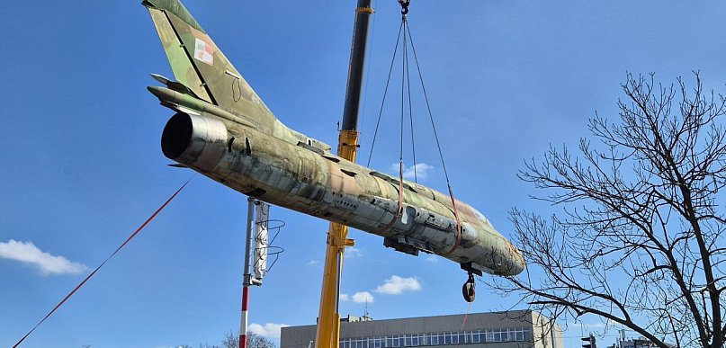 Z Sosnowca do Zbrosławic. Su-22 już w naszym muzeum