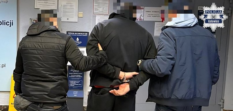 Przyłożył jej nóż do szyi i kazał jechać do Piekar Śląskich