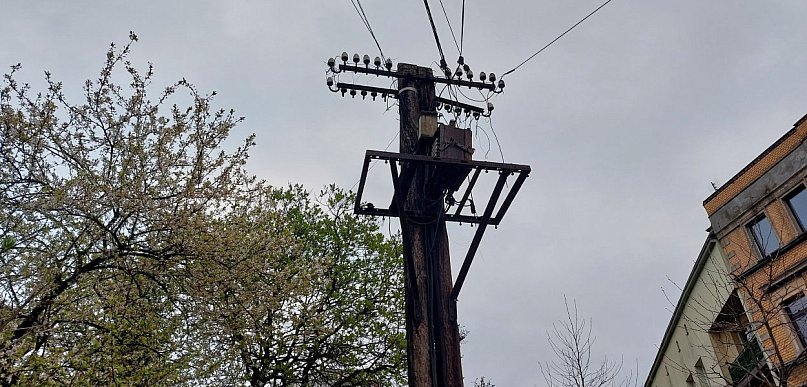 Kable nad ulicami w Tarnowskich Górach. Radna Małgorzata Macioła pyta o...