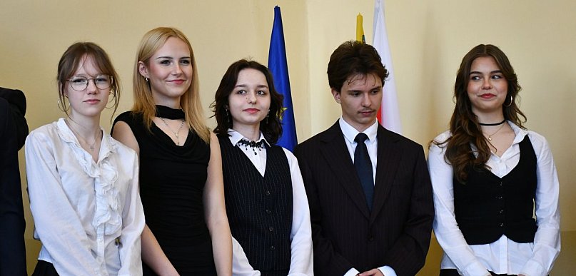 Tarnowskie Góry. Staszic, maturzyści i ranga wojewódzka