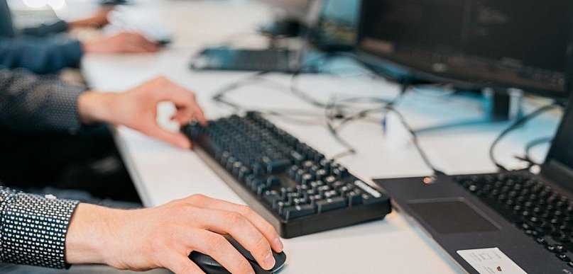 Księgowa czy doradca podatkowy — kogo potrzebuje Twoja firma?