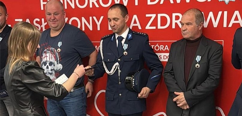 Policjant z Tarnowskich Gór uhonorowany medalem