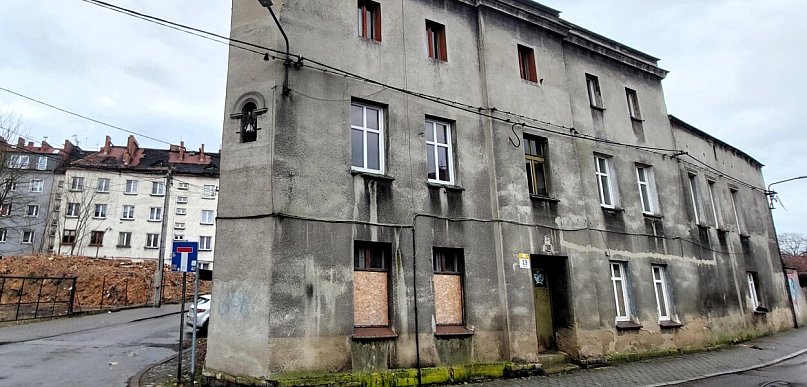 Tarnowskie Góry sprzedają kamienicę w centrum. Wiadomo, na ile ją wyceniono