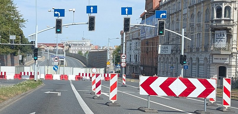 Pod estakadą w Chorzowie będą jeździć autobusy. Zmiany rozkładów jazdy