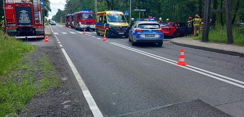 Powiat tarnogórski. Zderzenie osobówek na DK 11
