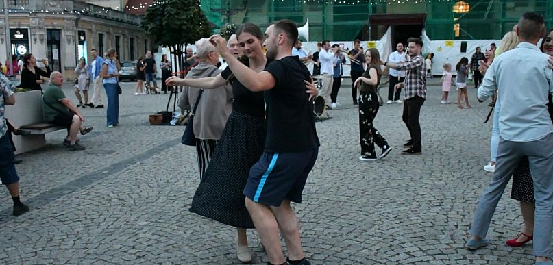 Tarnowskie Góry. Latino i belgijka, taneczny weekend na rynku