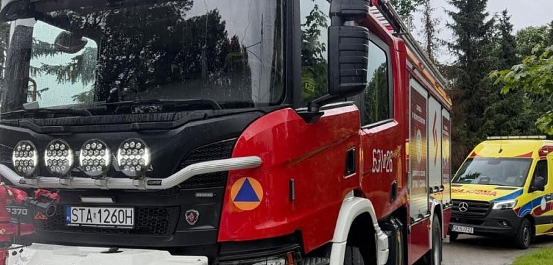 Powiat tarnogórski. Zasnął za kierownicą. Samochód wylądował w rowie