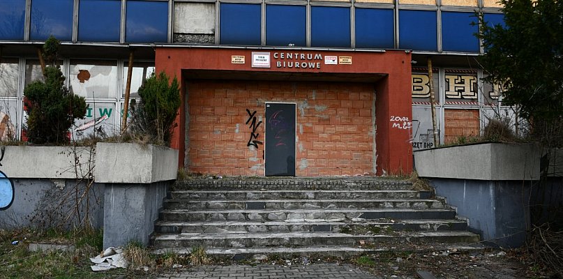 Strzybnica. Czy dawny biurowiec idzie do rozbiórki?