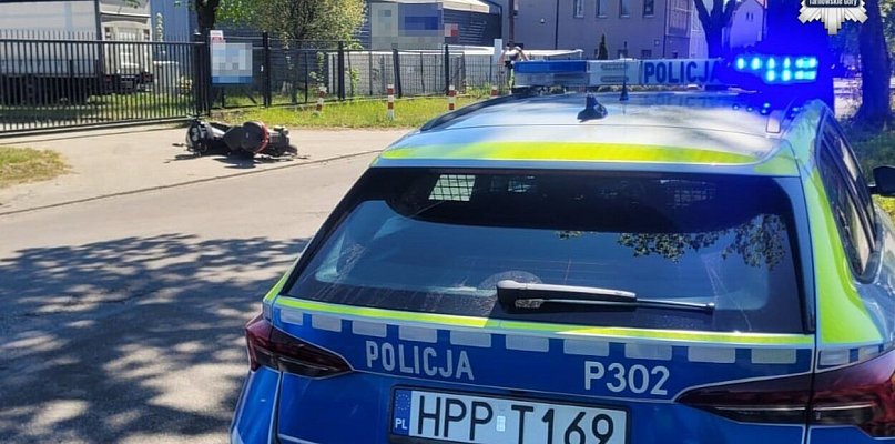 Tarnowskie Góry. Wywrotka na motorowerze, mężczyzna w szpitalu