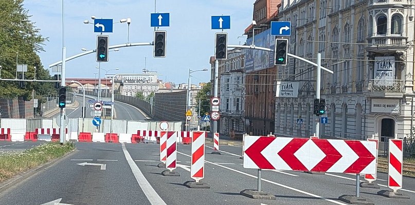 Pod estakadą w Chorzowie będą jeździć autobusy. Zmiany rozkładów jazdy