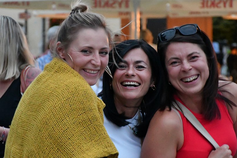 Tarnogórski rynek - muzyka na żywo i taniec pod chmurką