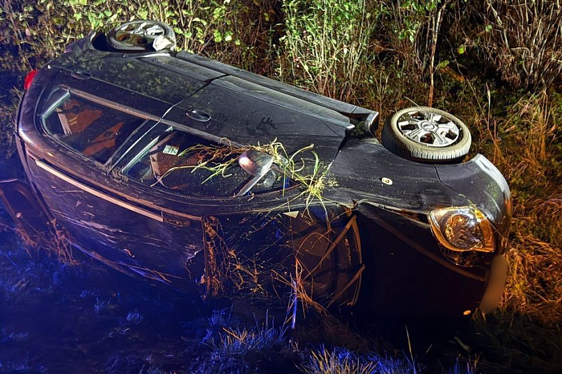 Chevrolet w rowie. Pijany kierowca trafił do szpitala