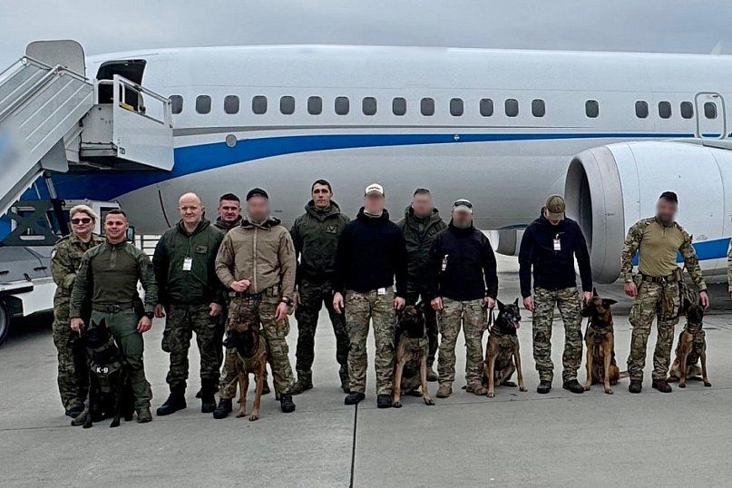 Katowice Airport. Komandosi z Lublińca i psy w akcji
