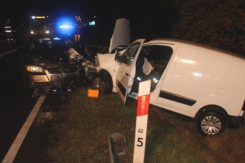 Powiat tarnogórski. Pijany, czołowe zderzenie, ranni