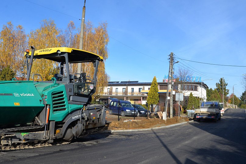 Tarnowskie Góry. Rozbudowa dróg, asfalt już jest