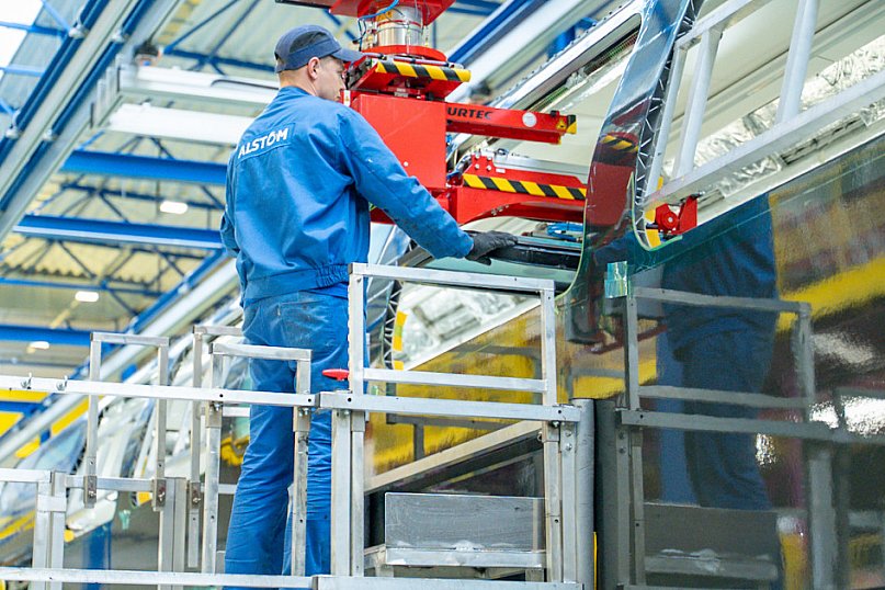 42 nowe dwupoziomowe pociągi. Umowa podpisana