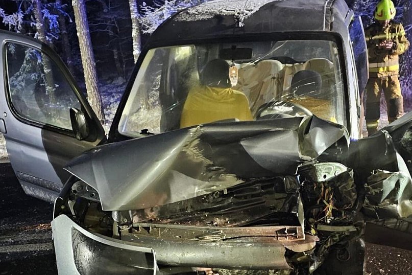 Czołowe zderzenie na DK 11. Droga była zablokowana