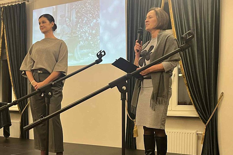 Elegancka i zdyscyplinowana niania hrabiego Karola