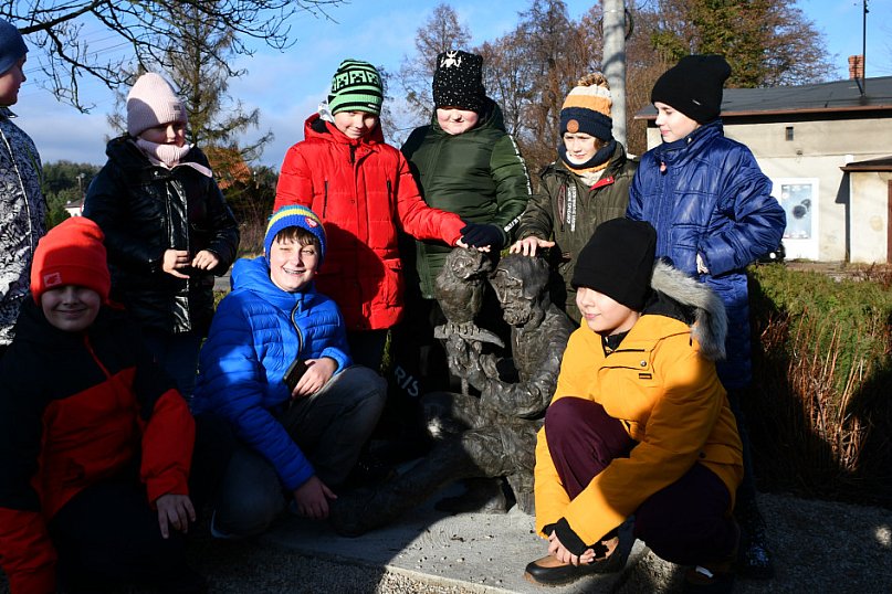 Trzynasta rzeźba gwarka odsłonięta