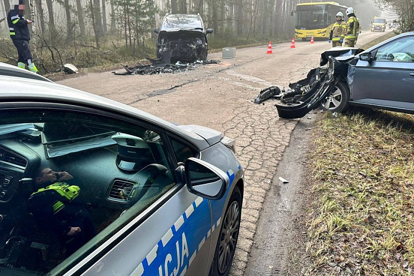 Zderzenie osobówek na ul. Głównej. Utrudnienia w ruchu