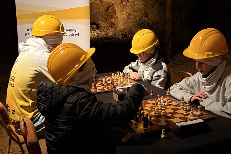 Szachiści zeszli do podziemi. Turniej w kopalni