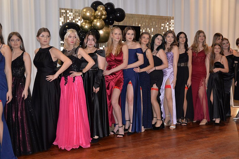 Kameralna studniówka Sorbony i piękny polonez