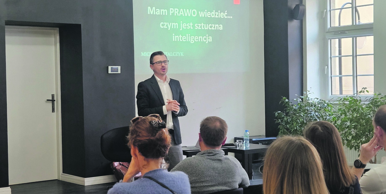Z cyklu "Mam PRAWO wiedzieć..." odbyło się już m.in. spotkanie dotyczące sztucznej inteligencji. Fot. Archiwum biblioteki