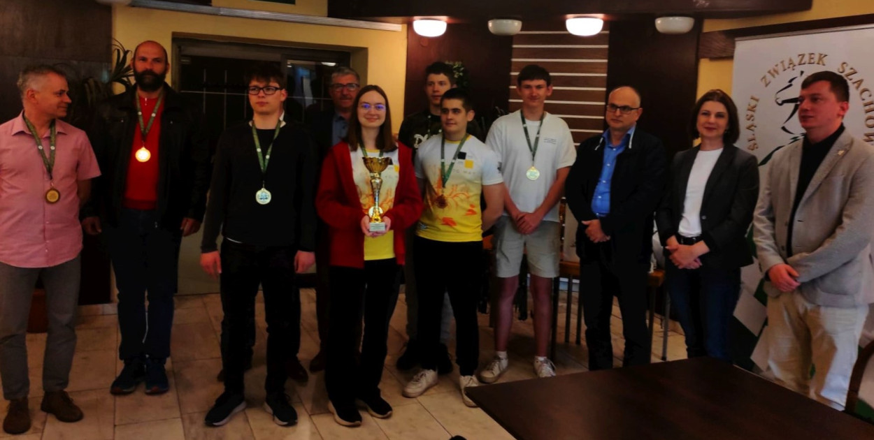 Historyczne zwycięstwo! Klub szachowy TG Mat z Tarnowskich Gór awansował do Centralnej II Ligi Seniorów. Fot. TG Mat