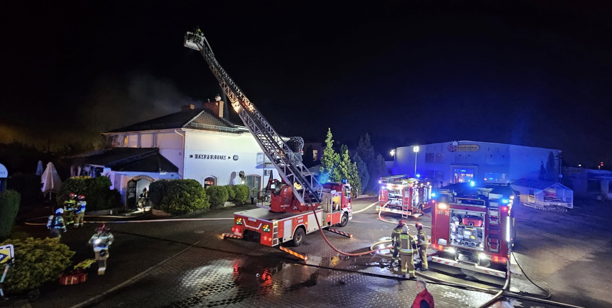 Pożar restauracji w Piekarach Śląskich. Fot. OSP Dąbrówka Wielka