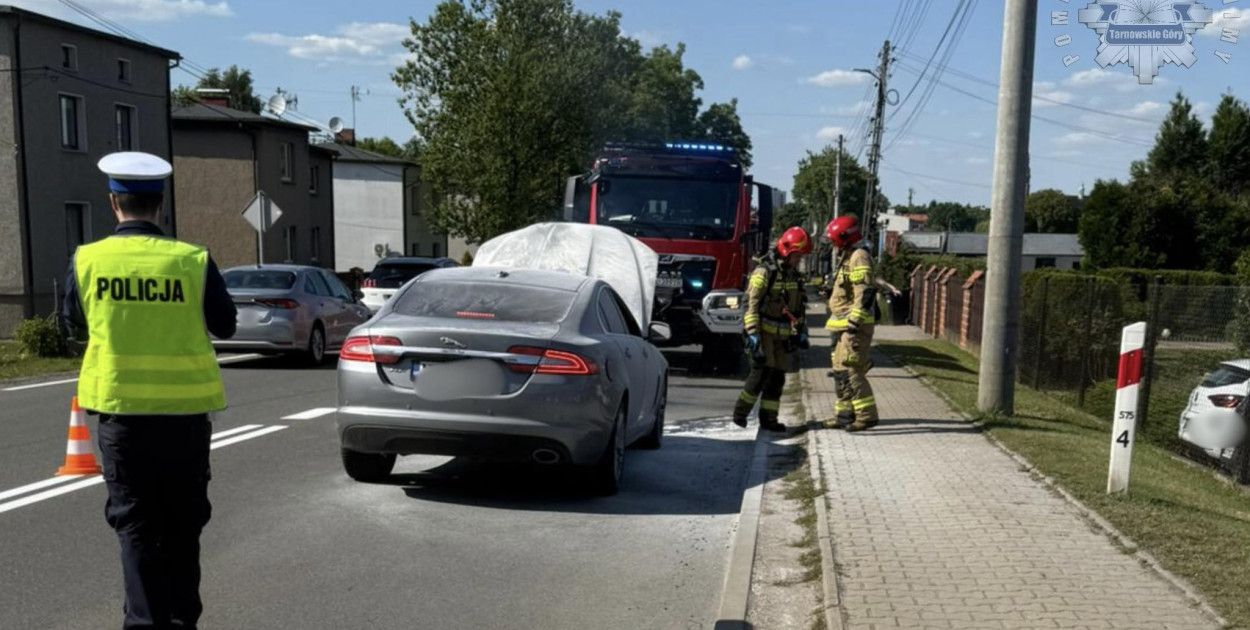 Pożar jaguara w Tarnowskich Górach. Fot. Archiwum policji