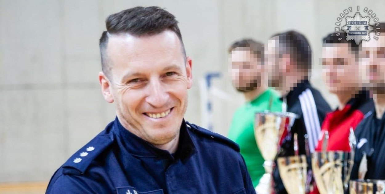 Zastępca komendanta komisariatu policji w Radzionkowie kom. Jarosław Dembiński uratował życie małej dziewczynki. Fot. Archiwum policji