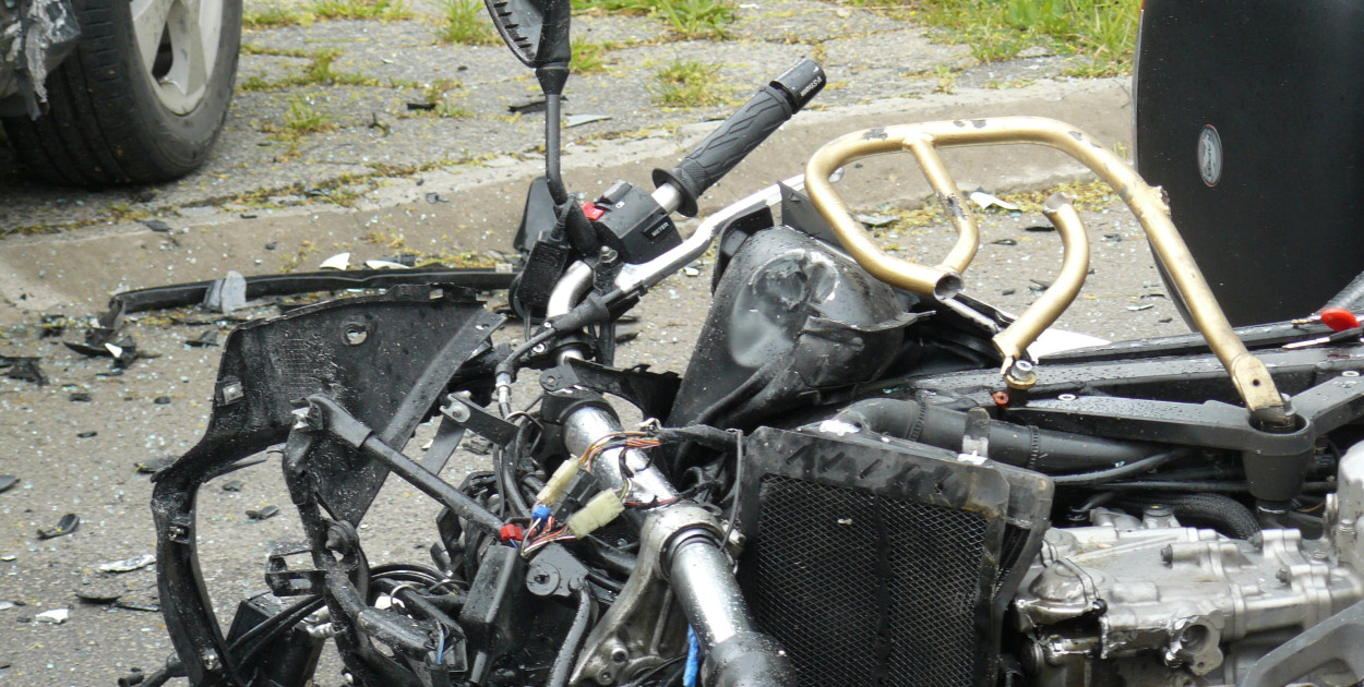 Tarnwoskie Góry. Wypadek na ul. Sienkiewicza, ciężko ranny motocyklista. Fot. Agnieszka Reczkin