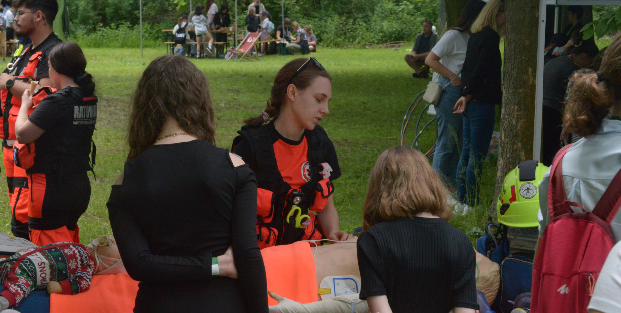 HKR i policja będa uczyć udzielania pierwszej pomocy. Fot. Archiwum Gwarka