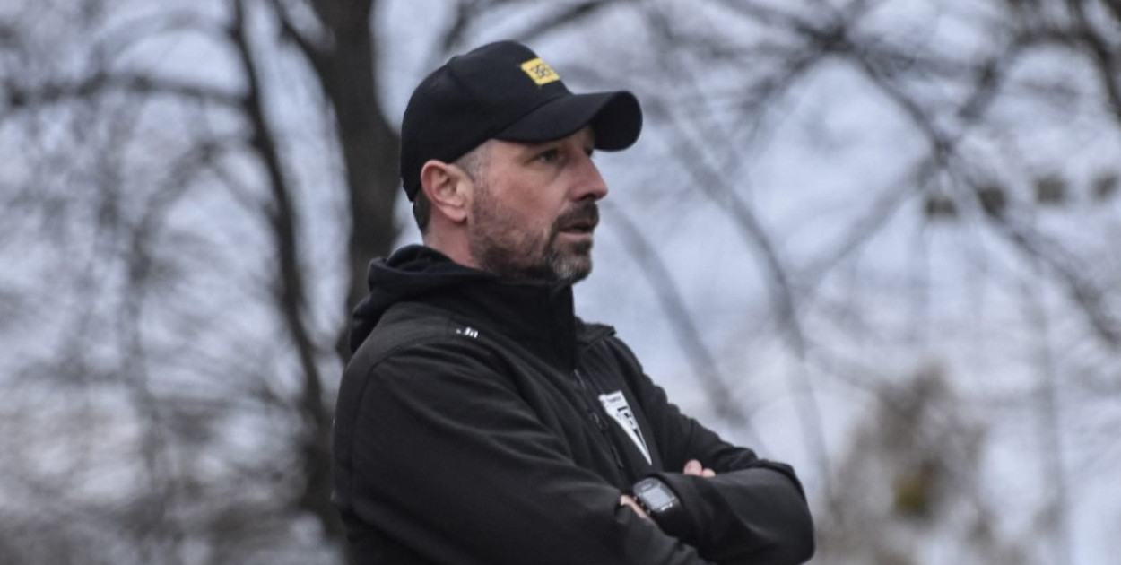 Trener Adam Krzęciesa. Fot. TS Gwarek