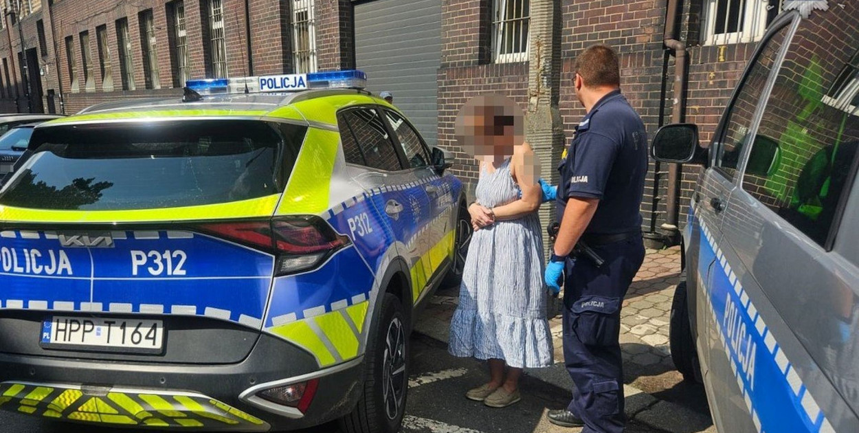 Policjanci z komisariatu w Radzionkowie zatrzymali 41-letnią mieszkankę Bytomia, która została przyłapana na kradzieży. Fot. Policja Tarnowskie Góry