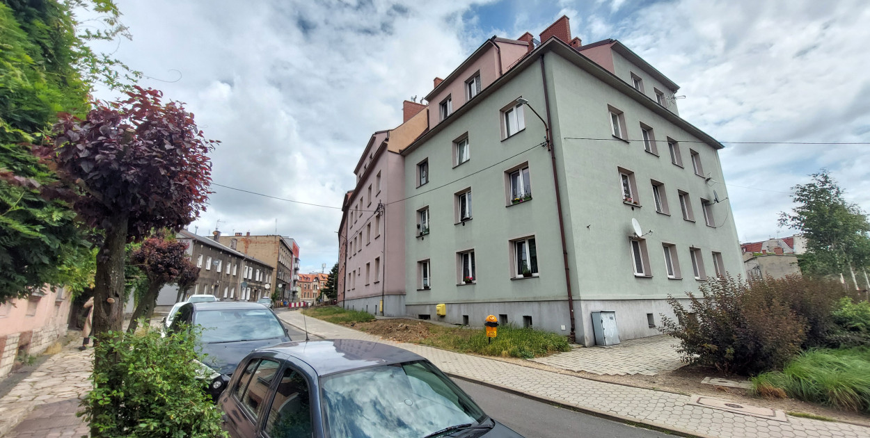 Urząd Miejski w Tarnowskich Górach szuka firmy, która przeprowadzi modernizację budynku mieszkalnego wielorodzinnego przy ul. Odrodzenia 3, 5, 7, 9. Fot. Jarosław Myśliwski