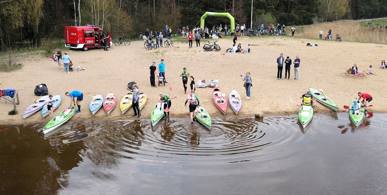 Staw Zielona w Kaletach stanowi doskonałe miejsce do organizacji zawodów triathlonowych.  Fot. Jarosław Myśliwski